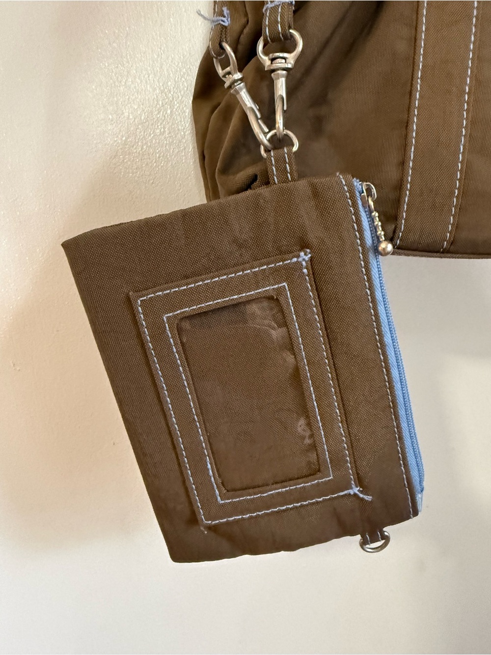 Baggallini Brown Organizer Shoulder Bag with Matching Pouch - Picture 4 of 10